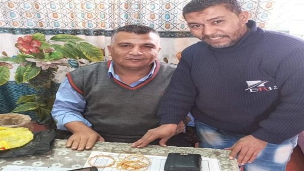 العامل الأمين برفقة