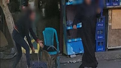  التحقيق مع شخص تعدى على والدته ضربا بكرسي في الأزبكية 