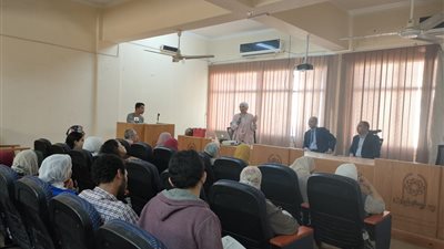 صيدلة حلوان تنظم ندوة حول المعلوماتية الحيوية وتطبيقاتها في المجالات الصيدلانية | صور
