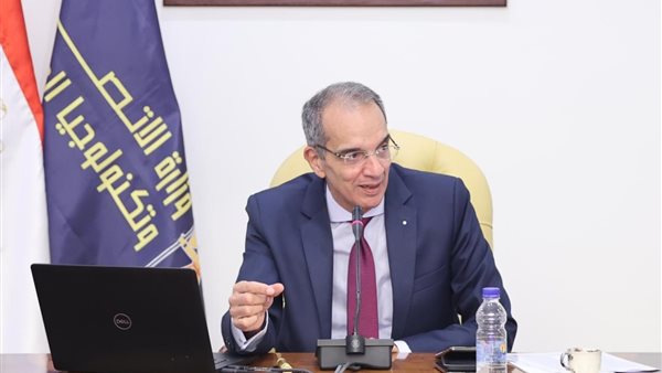 وزير الاتصالات وتكنولوجيا