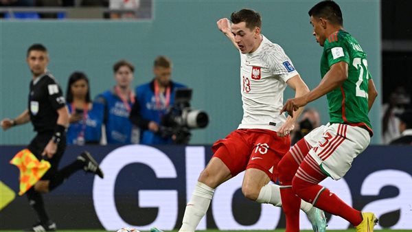 منتخب بولندا أمام