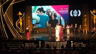 بعد فوزها بجائزة أفضل أداء تمثيلي.. كارول عباد: شكرًا لمصر على التكريم وأجواء مهرجان القاهرة رائعة