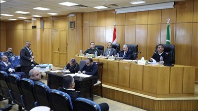 محافظ المنيا يوجه بـ متابعة مخرات السيول ورفع درجة الاستعداد لـ استقبال موسم الشتاء