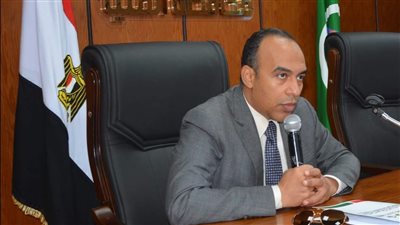 نائب محافظ المنيا يعقد اجتماعًا لبحث تطبيق الحوكمة والتنمية الحضرية المستدامة وخصائص مدن الجيل الخامس