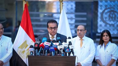 وزير الصحة: التوجه الفوري للمستشفى حال ملاحظة صعوبة بالتنفس على الطفل.. ويمنع إختلاطه بالآخرين