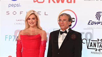  ماذا قالت رانيا التومي لـ خالد يوسف في أول ظهور لها بعد اختيارها في مسلسل سره الباتع؟