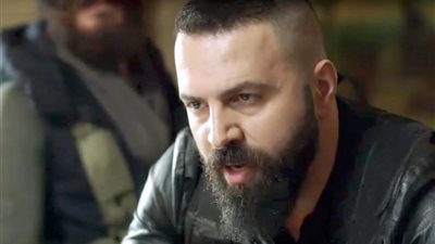 تيم حسن يقدم شخصية مناضل فلسطيني شهير بمسلسل “الأمير الأحمر”