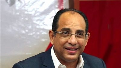 الرقابة الفنية تؤيد أيمن بهجت قمر: “من المستحيل عرض مسرحية إنها حقًا عائلة محترمة 2 .. والقضاء في انتظار مخرجها”