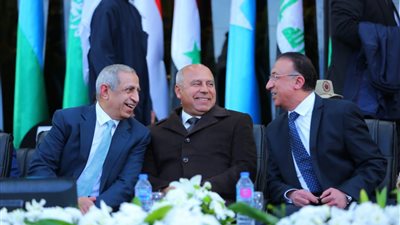 وزير النقل يشهد تخريج الدفعة 92 من طلبة الأكاديمية العربية للعلوم والتكنولوجيا والنقل البحري