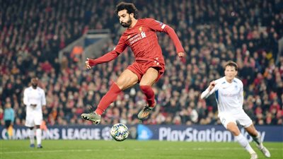 صلاح يضيف الهدف الثاني لليفربول في شباك مانشستر يونايتد