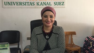 رئيس “العلوم السياسية” بجامعة القناة: الحكومة تعمل تحت ضغط والسيسي وضع مصر على الخريطة الدولية