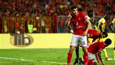 الأهلي يؤدب وليد أزارو بالتجميد بسبب الزمالك.. ويضحي بجيرالدو (خاص)