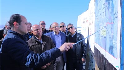 وزير النقل يتفقد مشروعات الطرق ومتابعة معدلات التنفيذ (صور)