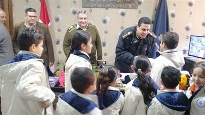 الأقسام في المنوفية تستقبل وفود المواطنين للتهنئة بعيد الشرطة (صور)