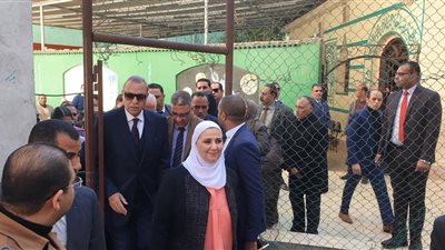 مريض أورام يشتكي لوزيرة التضامن من تعنت مديرية القليوبية بعد وقف معاشه.. والقباج ترد