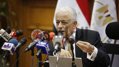 محامٍ يحذر وزير التعليم من إلغاء شعبتي علمي “علوم ورياضة”: غير قانوني وسأقاضيك (صور)