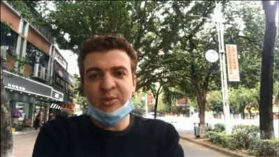 “القاهرة 24” يحاور أول مصري عائد من الصين: السفارة في بكين تتكتم.. وطائرات الترانزيت تدخل دون كشف (فيديو)