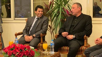 وزير الرياضة يطمئن على الاستعدادات الخاصة بمباراة الأهلي والهلال السوداني