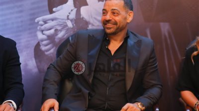 بعد عملية تجميل أصالة.. طارق العريان يتخطى أزمة طلاقه بـ فورمة جديدة (صورة)