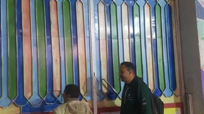 فريق أطفال وكبار بلا مأوي ينقذ طفلاً وينقله لدار رعاية بالمنيا