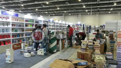 كتب الـ”إنفلونسر” في معرض الكتاب بين حرية الإبداع ونقد الجمهور (صور)