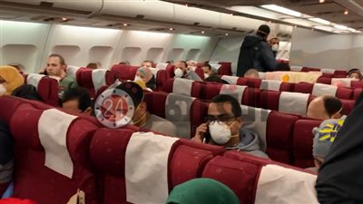 مسئول في الجالية المصرية بالصين: المصريون العائدون سيتحركون بعد دقائق من مطار ووهان (صور)