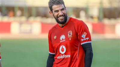 شريف إكرامي يدرس التراجع عن الرحيل والبقاء في الأهلي