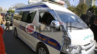 شاهد.. لحظة خروج جثمان الفنانة نادية لطفي من مستشفى المعادي العسكري (صور)