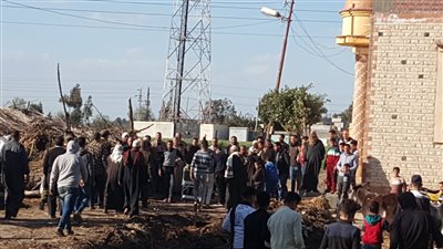 تشييع جثامين ضحايا قاتل أسرته في البحيرة (صور)