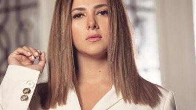 بعد مدحها.. دنيا سمير غانم توجه رسالة للفنانة شويكار (صورة)