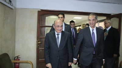 وزيرا العدل والاتصالات يتفقان على وضع استراتيجية متكاملة لمشروع “مصر الرقمية”