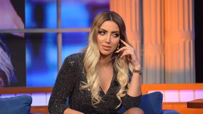 صديقة كهربا ومحمد رمضان.. الإعلامية ليلى شندول تدخل السينما المصرية من بوابة السبكي (صور)