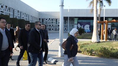 عاجل.. وزيرة الصحة داخل مطار الأقصر  لمتابعة الاجراءات الاحترازية ضد فيروس كورونا