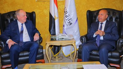 وزير النقل يتابع مع وفد تحالف دولي خطوات إنشاء وتشغيل محطة الحاويات الثانية بميناء دمياط
