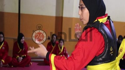 بالنقاب.. فتيات يتعلمن “البنجاك سيلات” الإندونيسية لحمايتهن من التحرش (صور وفيديو)