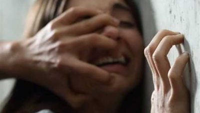 بسبب علاقة عاطفية.. أب يعتدي على ابنته بالضرب حتى الموت بشبرا الخيمة (تفاصيل)