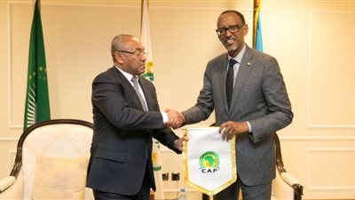 “كاف” يعرض على رئيس رواندا استضافة نهائي دوري أبطال إفريقيا