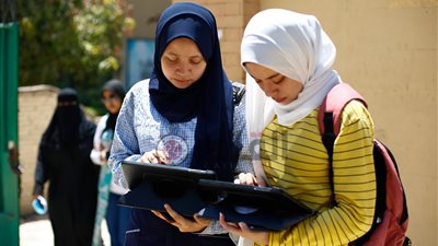 350 طالبًا تظلموا من نتيجة امتحانات الصف الأول والثاني الثانوي الورقية بإدارة بنها التعليمية