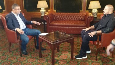 رامي عياش لعمرو الليثي: “تحملت المسؤلية منذ الطفولة.. وتوقفت الحياة برحيل والدتي” (صور)