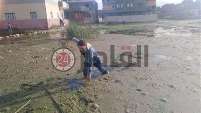 استمرت 3 ساعات.. نرصد رحلة البحث عن الطفلة ضحية الغرق بمياة الأمطار بكفر الشيخ (صور وفيديو)