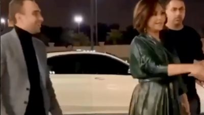 علامات الحمل تظهر على شيرين عبد الوهاب في حفل الكويت (فيديو)