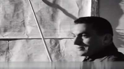 كومبارس وضابط ورئيس.. كيف ظهر محمد حسني مبارك في السينما المصرية؟ (صور وفيديو)