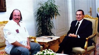 ابنة طلعت زكريا تروي تفاصيل مقابلة والدها بالرئيس مبارك: “قاله مش لابس بدلة ليه؟” (صورة)