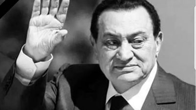 “أنا لا أعلم لماذا قمنا بالثورة”.. رموز ثورة يناير ينعون حسني مبارك (صور)