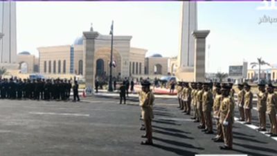وصول الرئيس السيسي لمسجد المشير لأداء صلاة الجنازة على محمد حسني مبارك