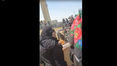 حزن سوزان مبارك خلال تأدية صلاة الجنازة على الرئيس الأسبق بمسجد المشير طنطاوي