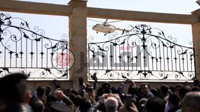 المشهد الأخير.. وصول جثمان الرئيس الأسبق محمد حسني مبارك إلى مصر الجديدة استعدادًا لدفنه
