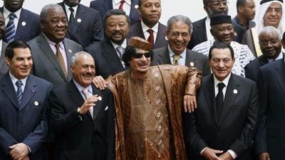 قتل وسحل وسوري باقٍ.. كيف كان المشهد الأخير لرحيل رؤساء الربيع العربي؟ (صور)