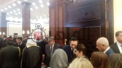 حضور رسمي مكثف وظهور رموز نظامه.. انتهاء عزاء الرئيس الأسبق حسني مبارك