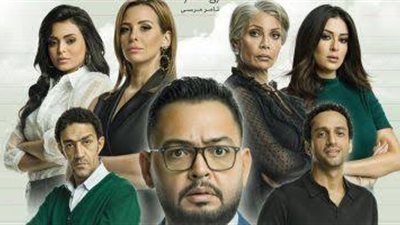 مسلسل بخط الإيد الحلقة 39.. مدير المستشفى يجد في سيارة يوسف ترامادول (صور)